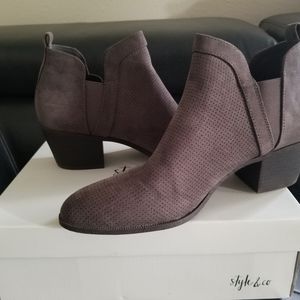 Ladies suede booties